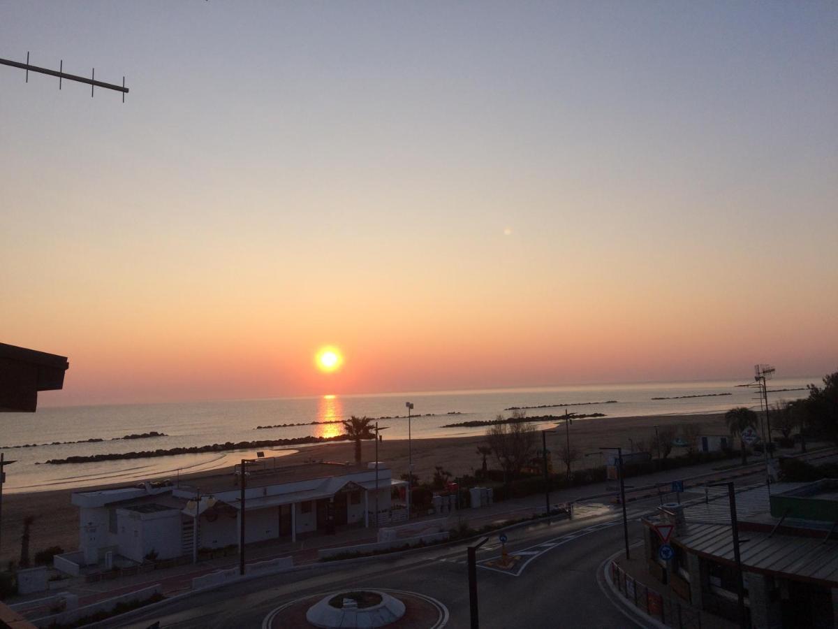Montesilvano Marina Sunrise Beach House - Sea View 아파트 외부 사진